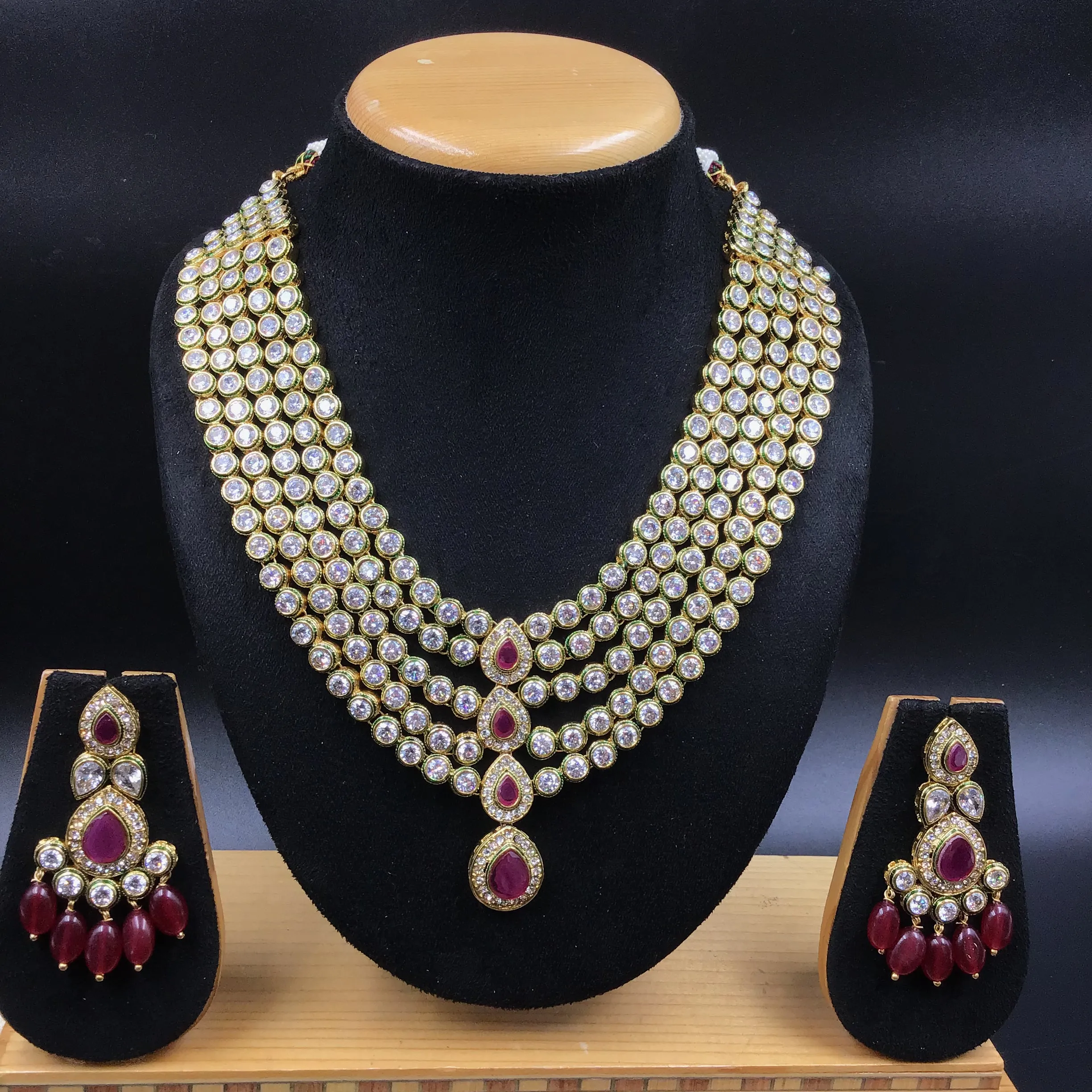Round Neck Polki Necklace Set 3519-21