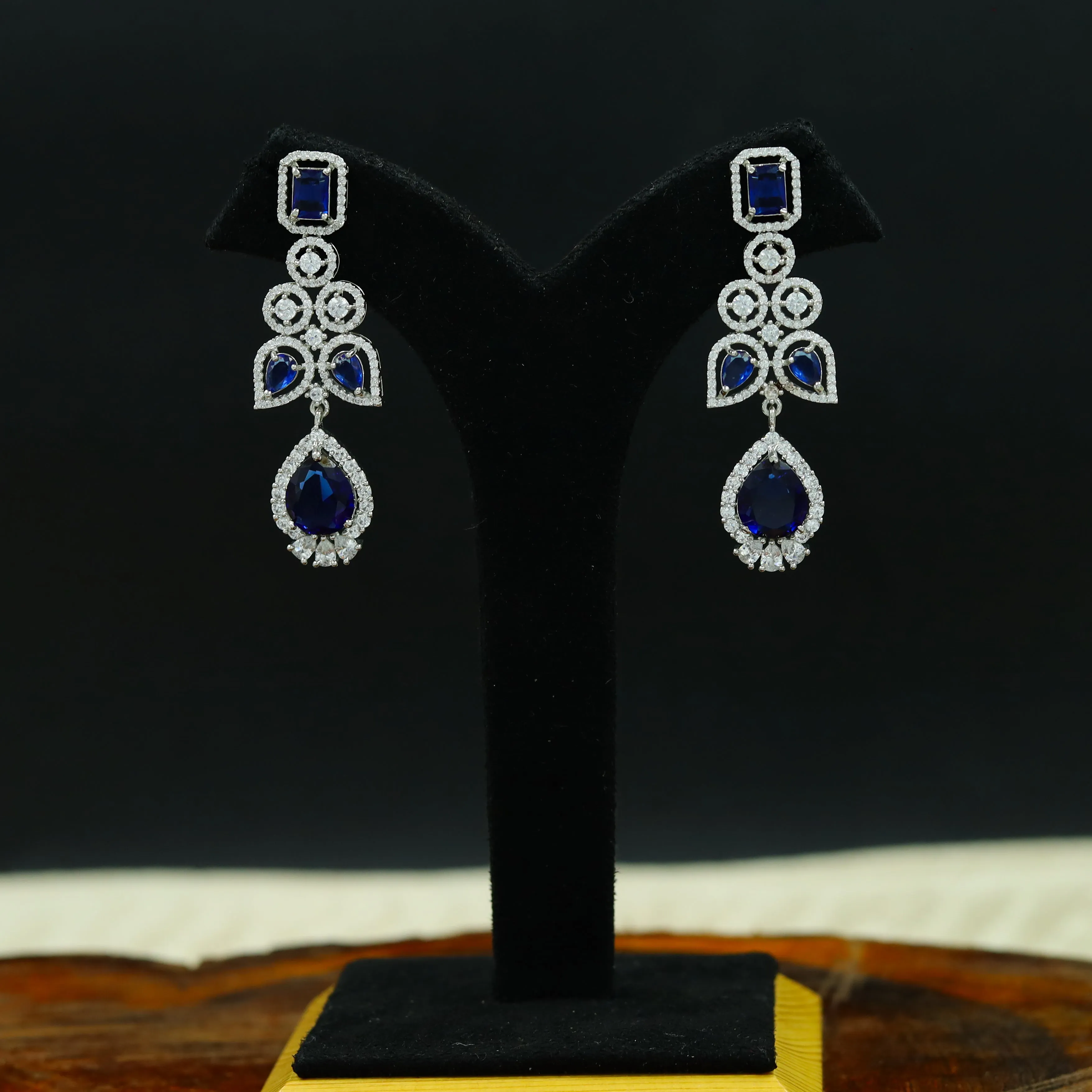 Round Neck Zircon/AD Necklace Set 12941-31